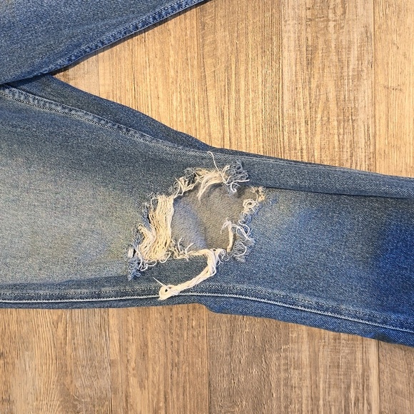 HOLLISTER| Slim straight Distressed Leg Denim Pants | Size 27 - Picture 4 of 10